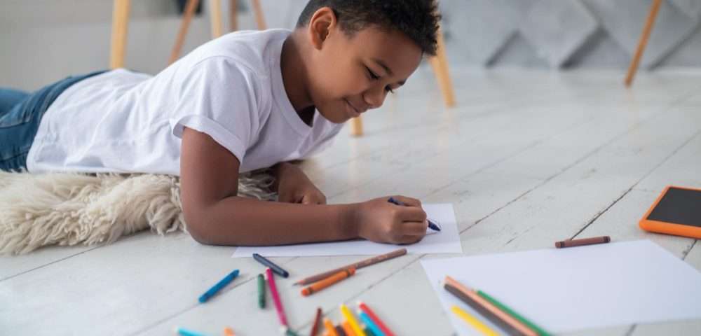 How to Teach Kids the Perfect Pencil Grip (With Tools That Help)